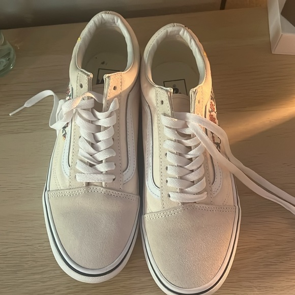 Vans Women’s Platform Sneakers - Like new - Sz8.5 - Picture 3 of 5